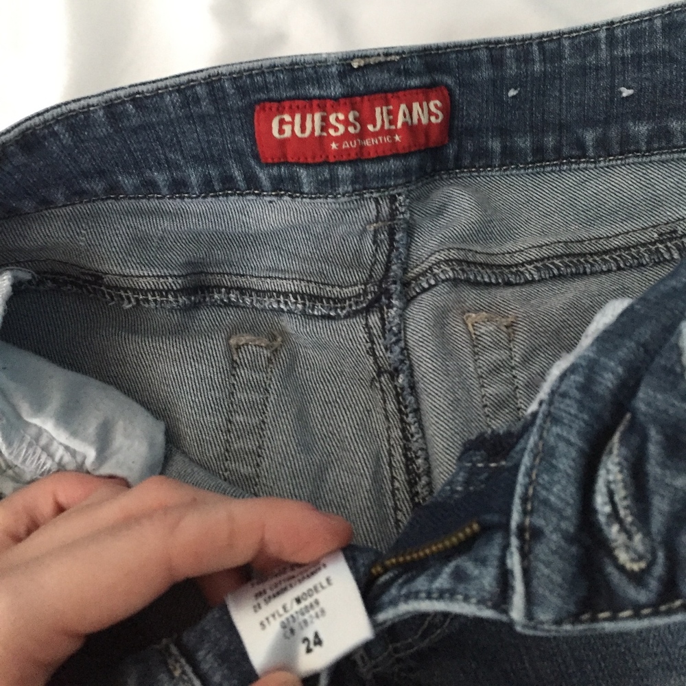 Guess - Picture 3 of 3